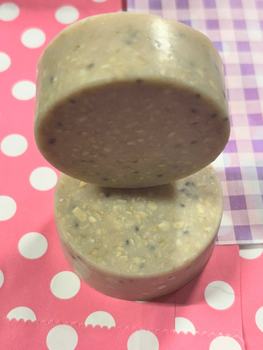 Oatmeal, hemp, chia & flaxseeds soap (small) - Butter Me Bliss LLC